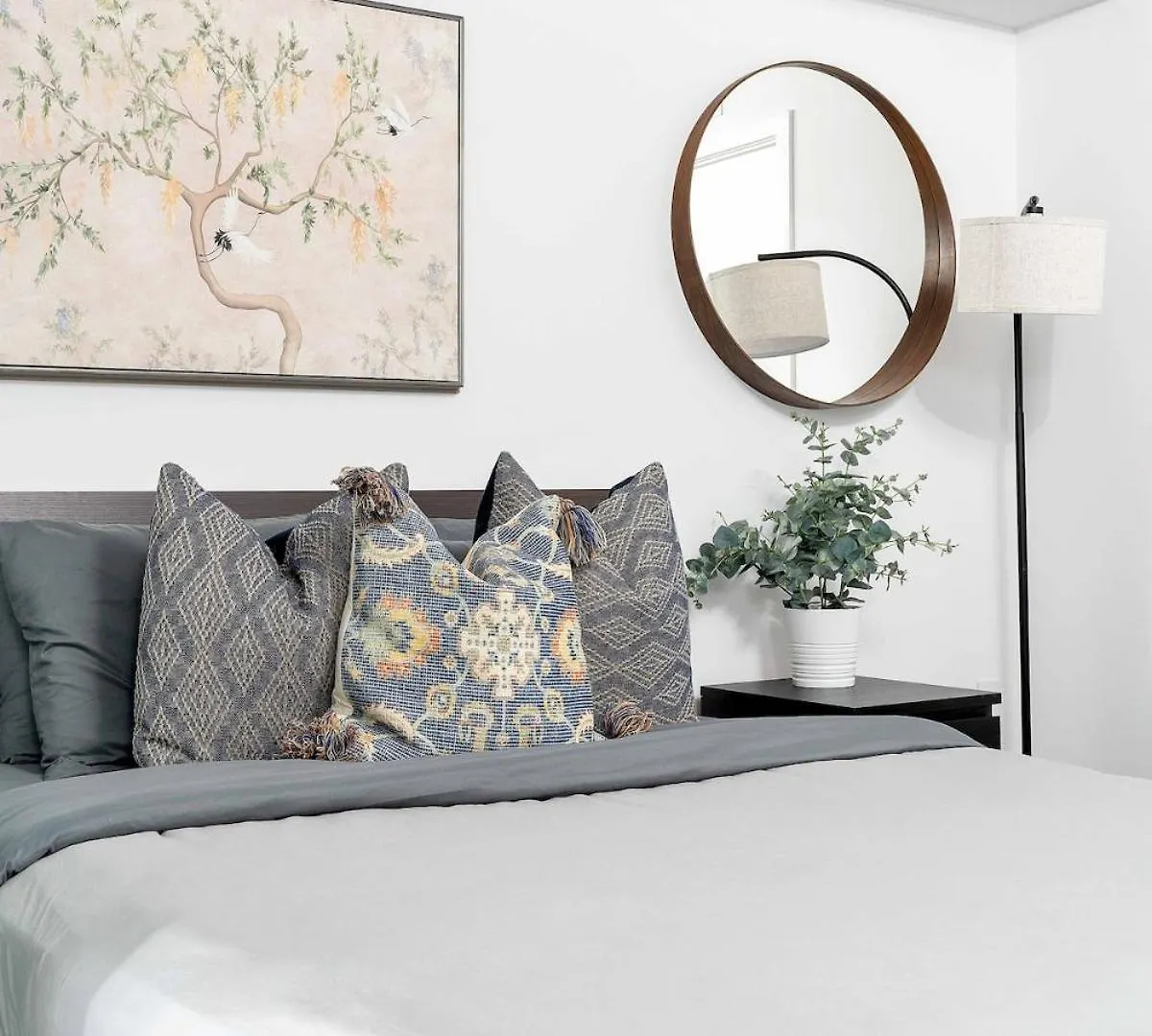 Delightful Condo Beside U Of T - Sleeps 3 Toronto