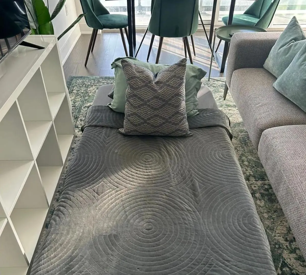 Delightful Condo Beside U Of T - Sleeps 3 Toronto